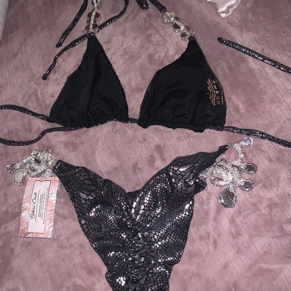 Bikini Crush top and bottom - Picture 3 of 6